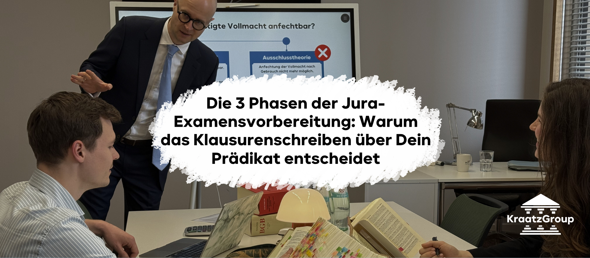 Wie gelingt die Jura Examensvorbereitung? RA Mario Kraatz erklärt die 3 Phasen, warum Klausurenschreiben Pflicht ist und wie die Elite Kleingruppe hilft.